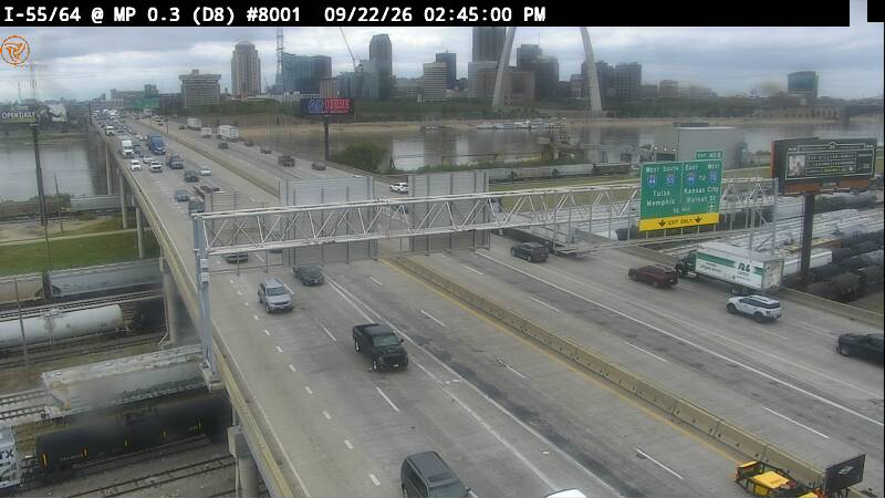 Photo from camera: I-55/64 at Poplar St Bridge (W)