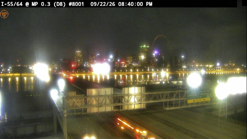 Photo from camera: I-55/64 at Poplar St Bridge (W)