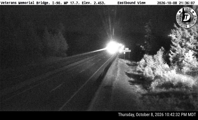 Photo from camera: I-90 Veterans Memorial Bridge (view 1)