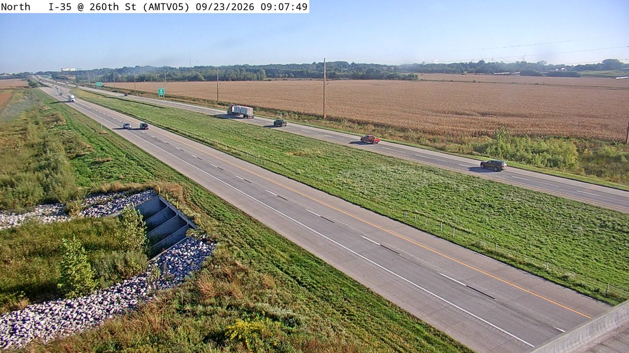 Photo from camera: AM - I-35 @ MM 109.8 (260th St)