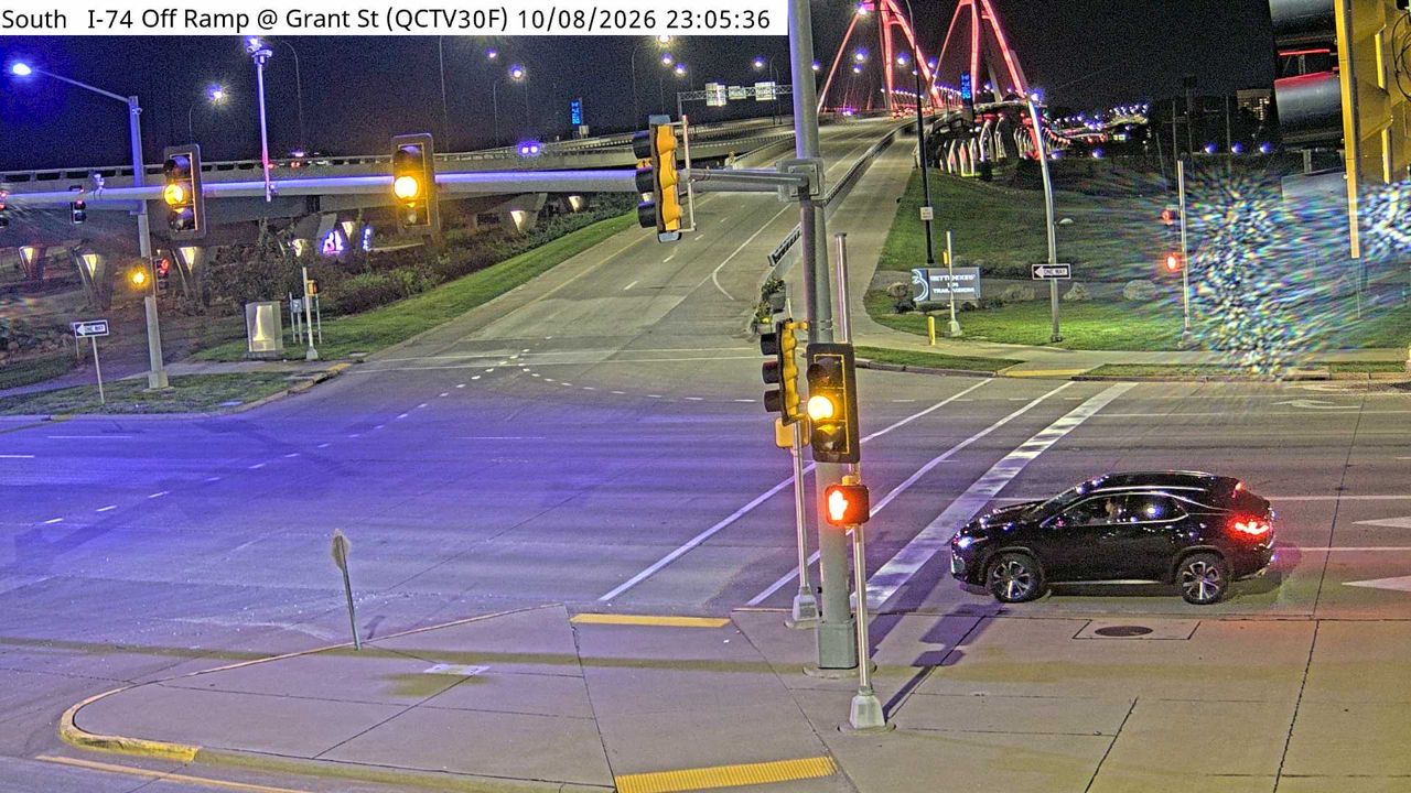 Photo from camera: QC - I-74 @ MM 4.9 (Grant St)