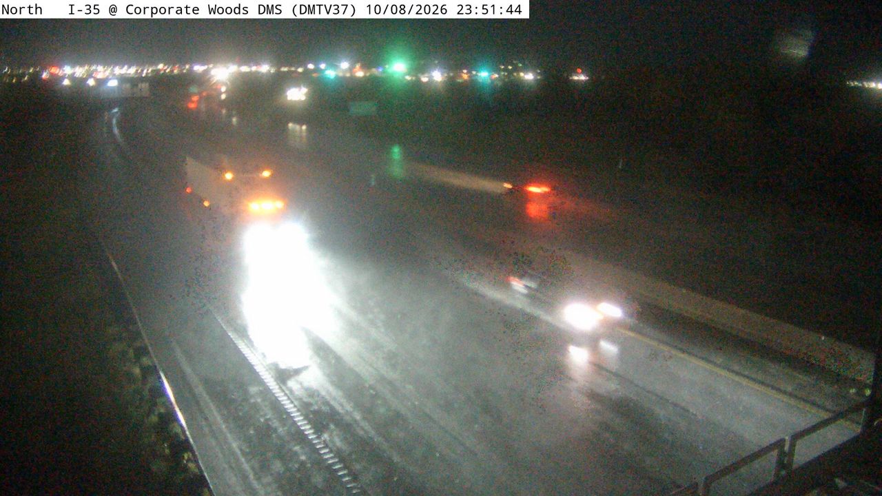 Photo from camera: DM - I-35 @ MM 88.3 (Corporate Woods DMS)